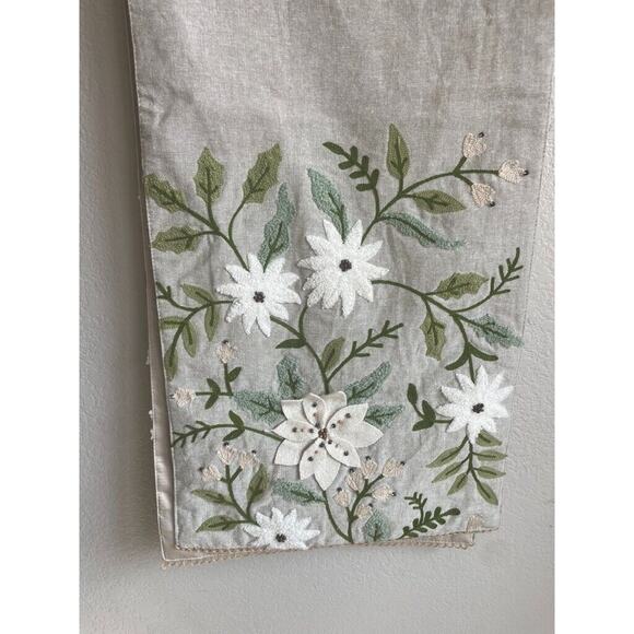PIER‎ 1 Floral Table Runner Embroidered Felt Beige Earth Tones - Picture 4 of 6